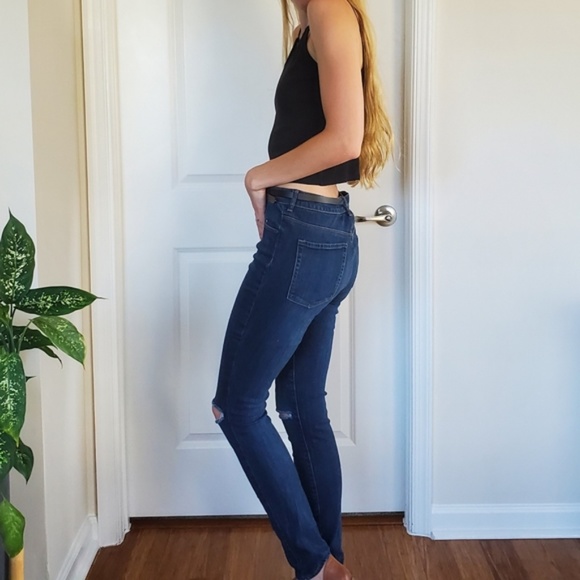 EUC Bullhead--High Rise Skinny Jeans - Picture 3 of 9